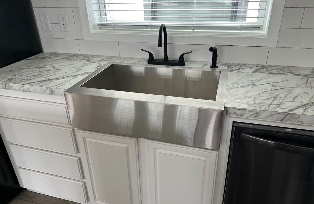 Solitaire 28684a kitchen home features