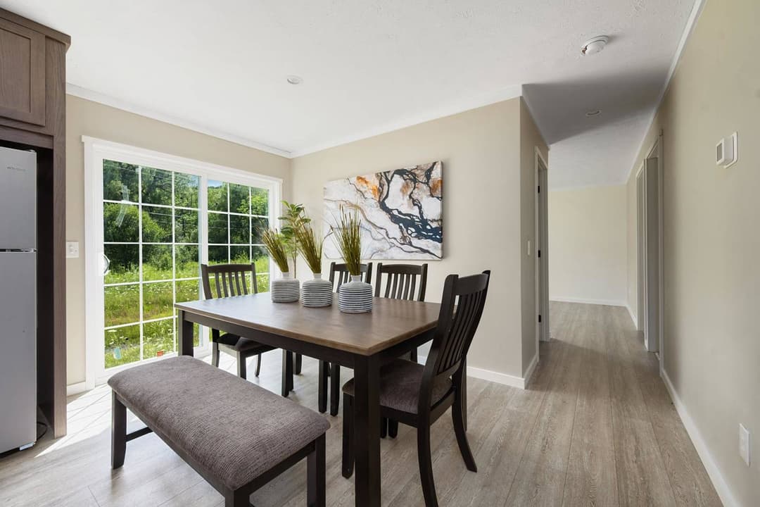 Pursuit interior home features