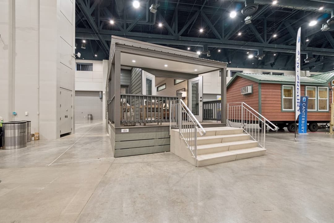 Cottonwood 14361h elevation and exterior home features