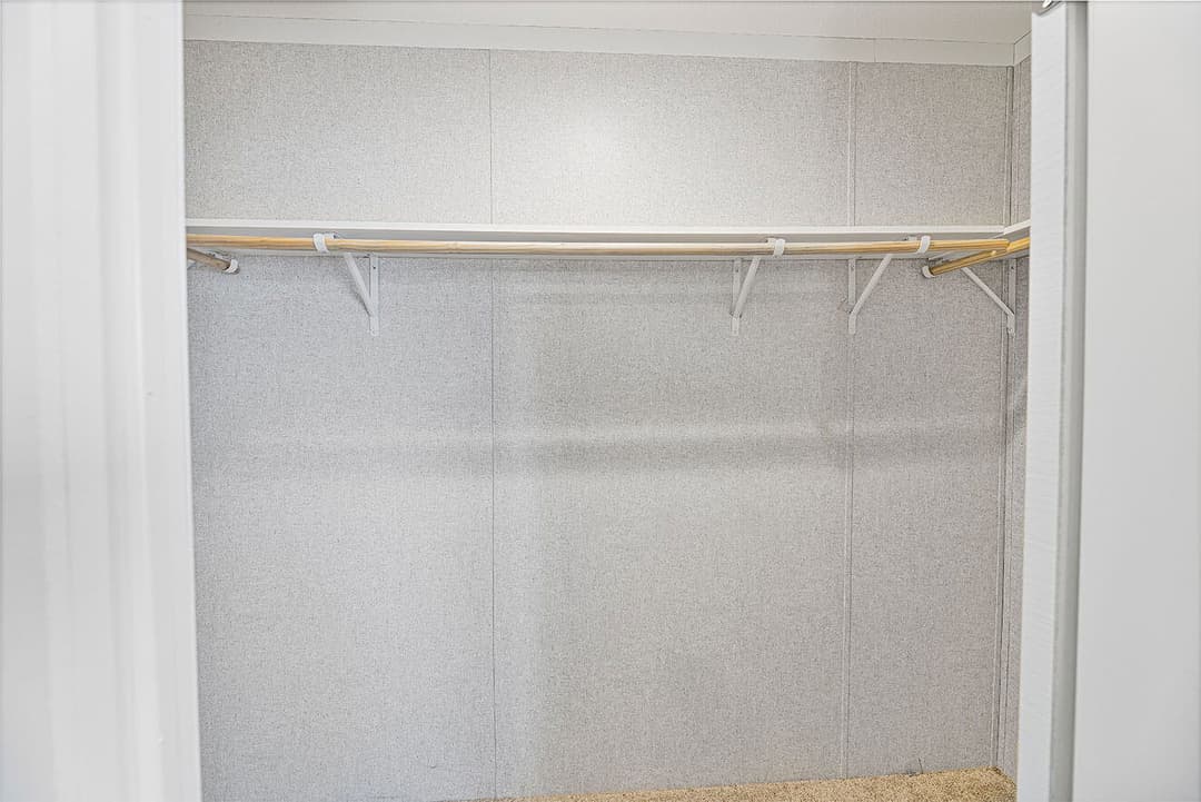 Sheridan 52 28523s interior home features