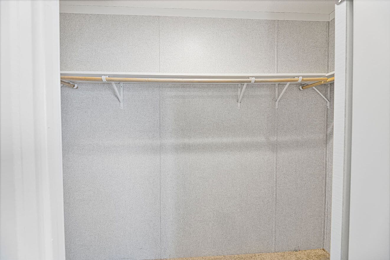 Sheridan 52 28523s interior home features