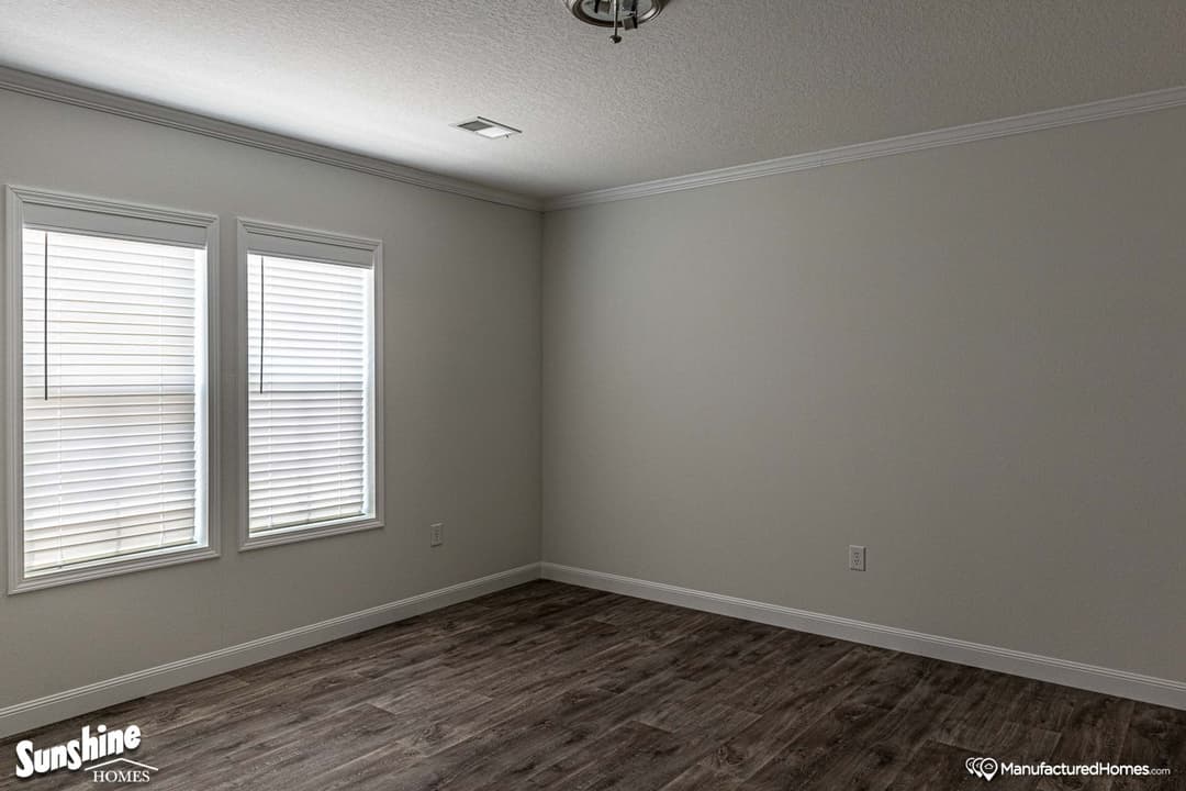 Pri3260-2028 bedroom home features