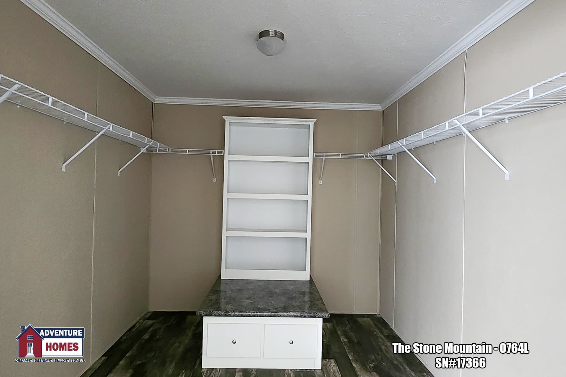 Stone mountain | 0764l bedroom home features