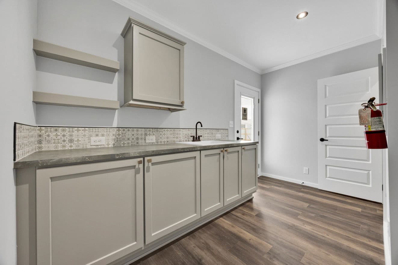 Draper 40764a interior home features