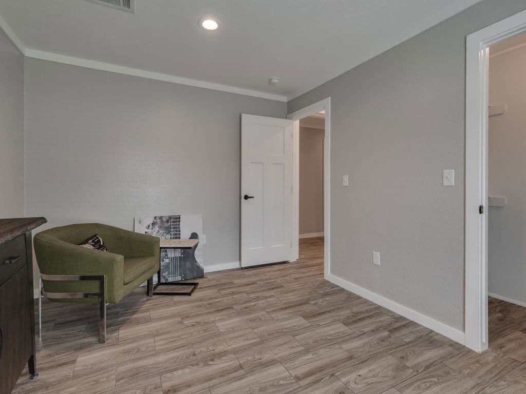 28603n interior home features