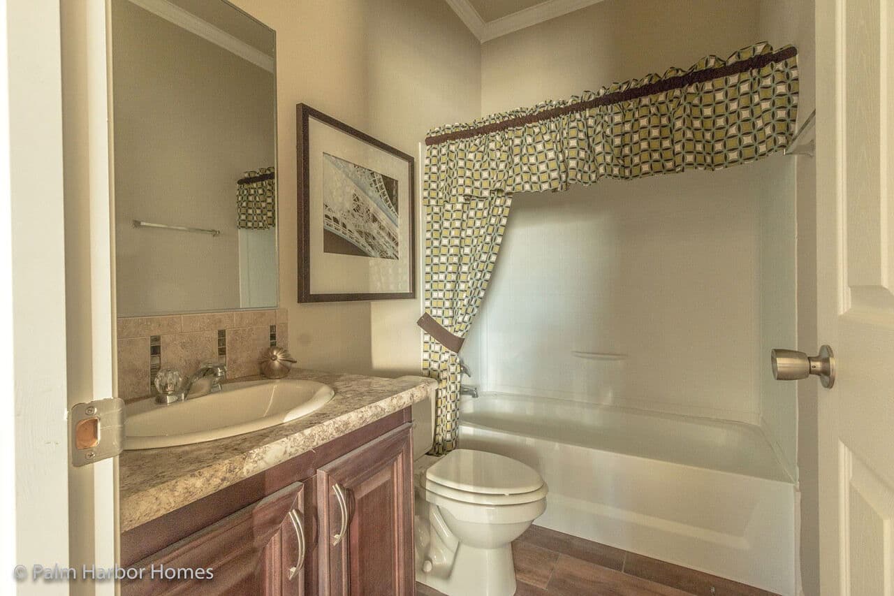 Hacienda ii 41664a bathroom home features