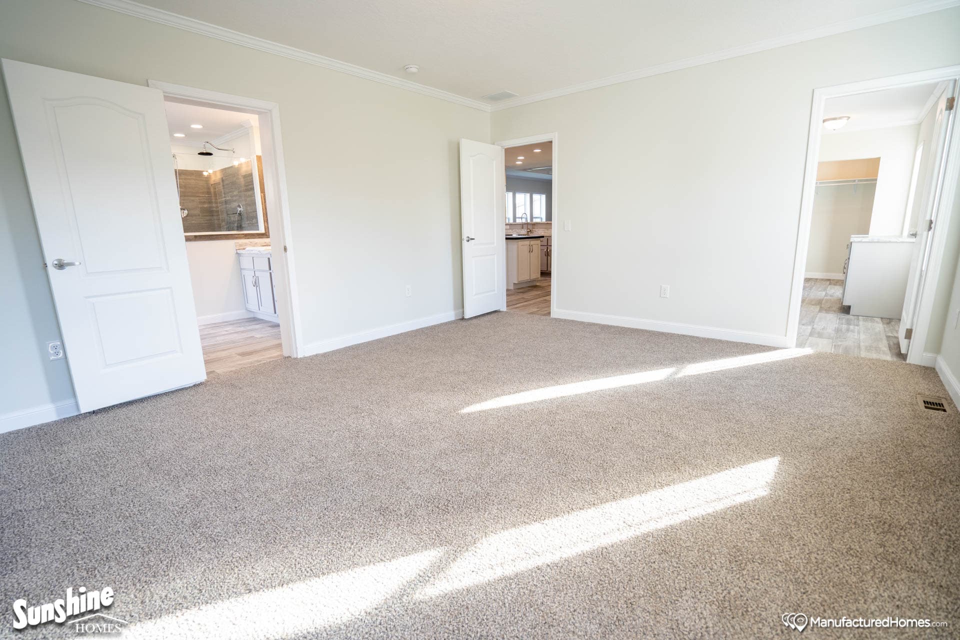 Pri3280-2043 bedroom home features