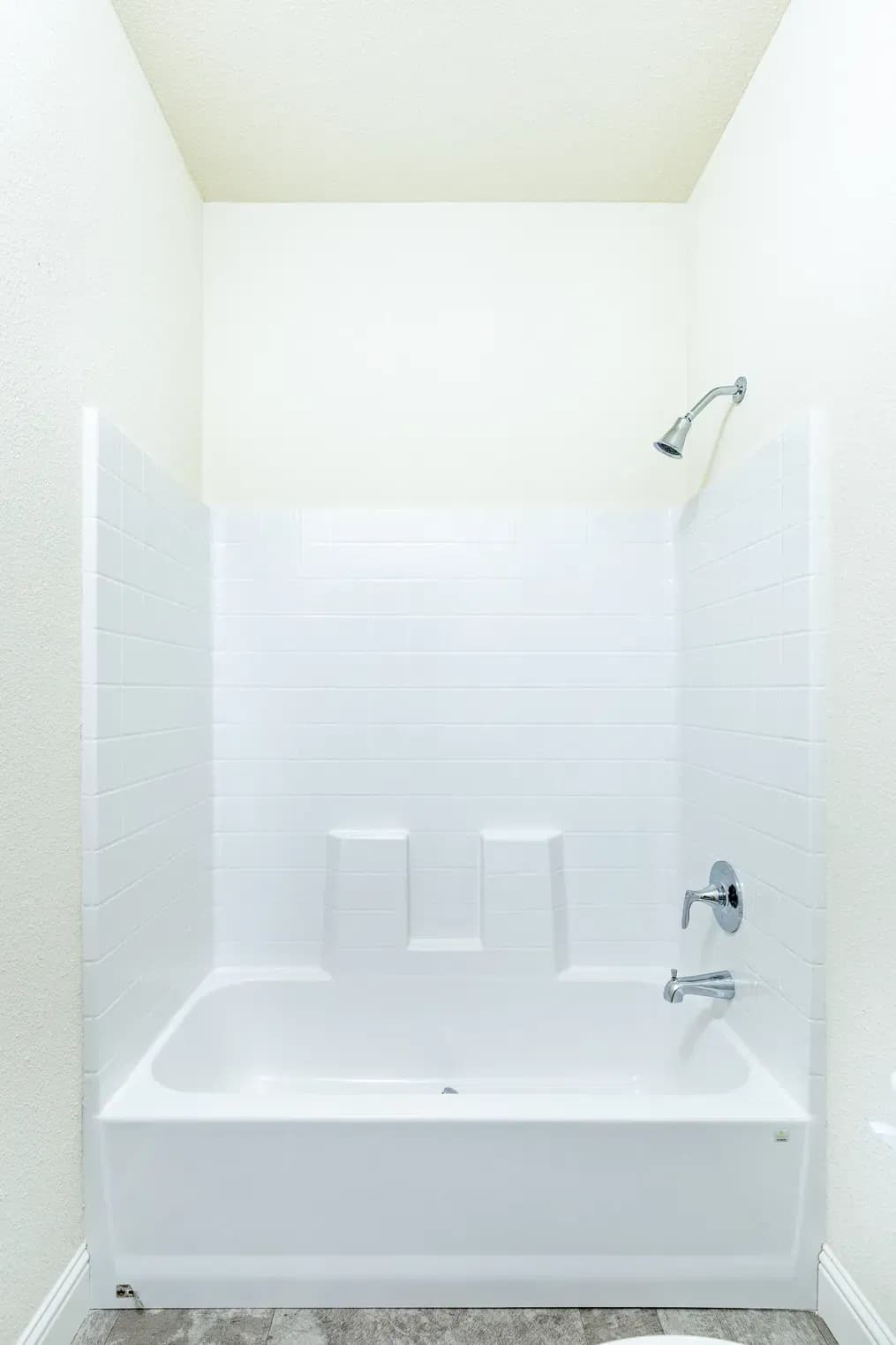 Coronado 2452b bathroom and interior home features