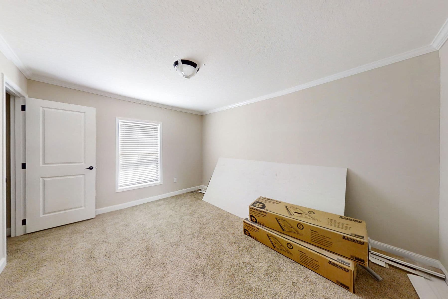 Pri3270-2014 bedroom home features