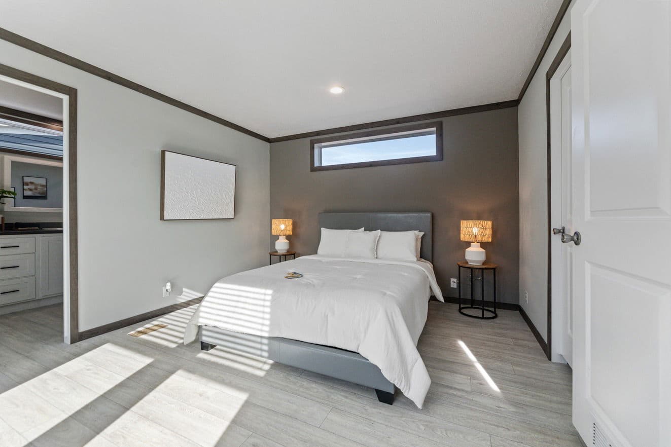 Pioneer 16763k bedroom home features