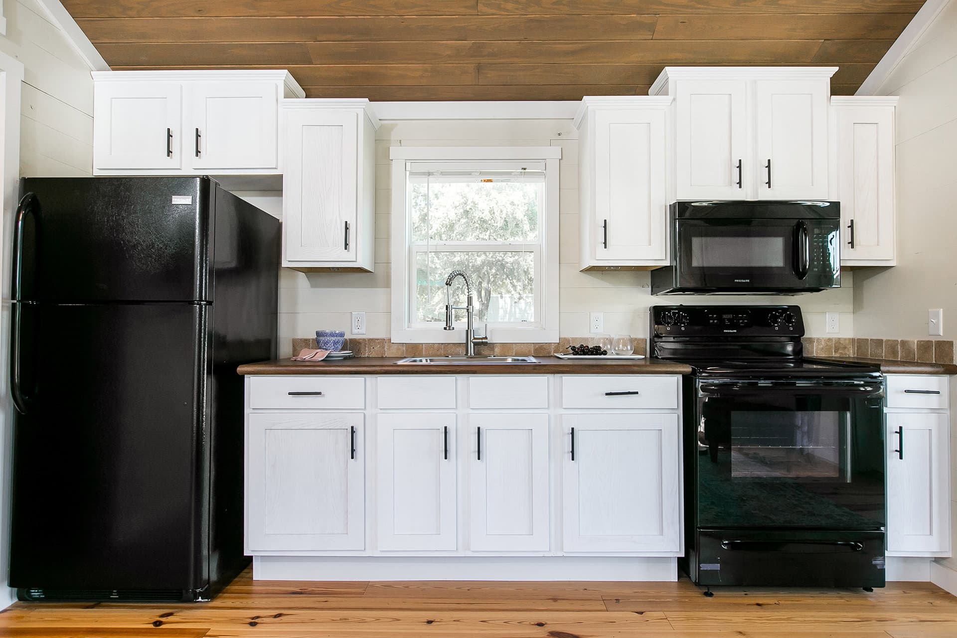 Sipsey kitchen home features