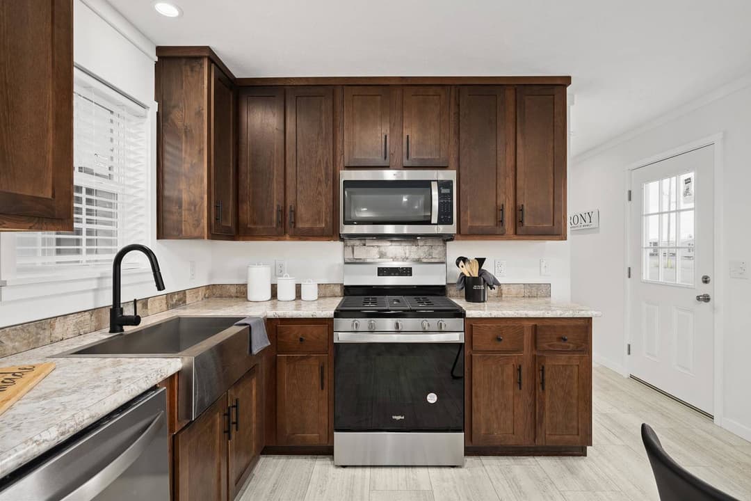 East point - affinity kitchen home features