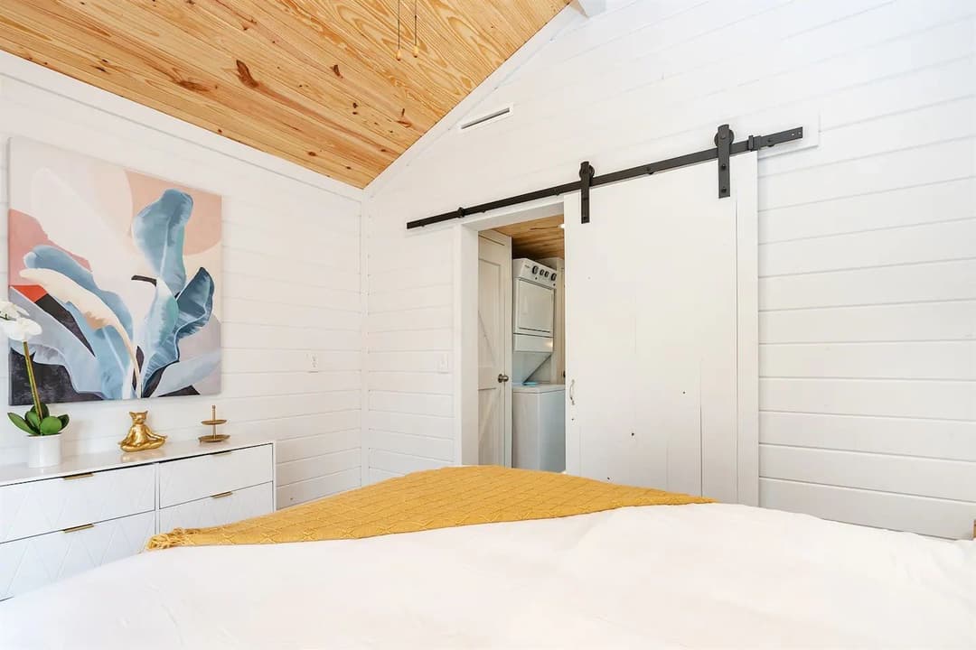 River stone | 4b 115 bedroom home features