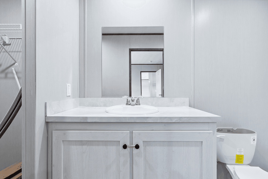 Homestead 16562a bathroom home features