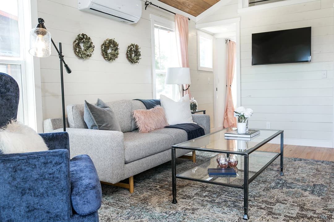 Sipsey interior home features