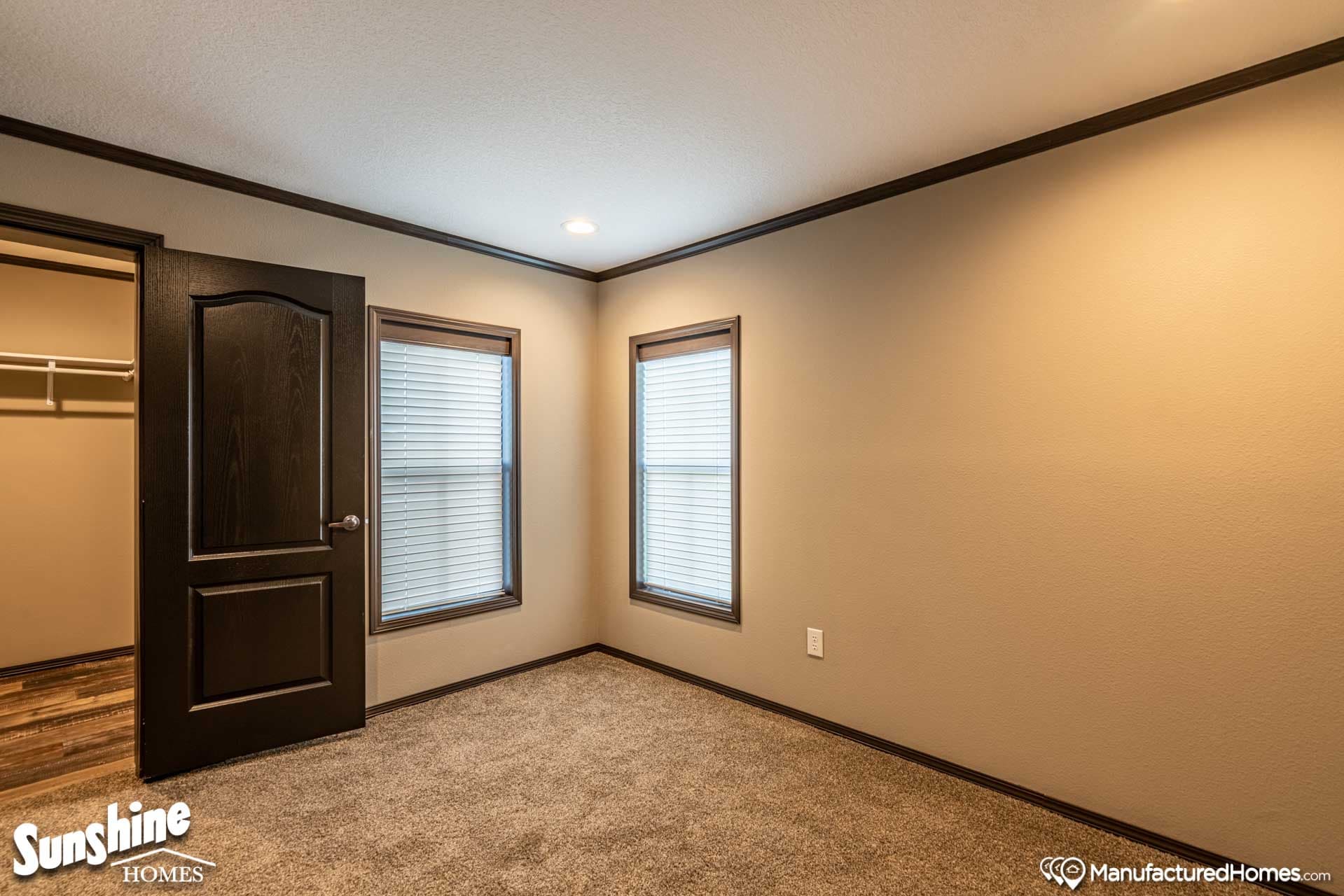 Pri2868-2027 bedroom home features