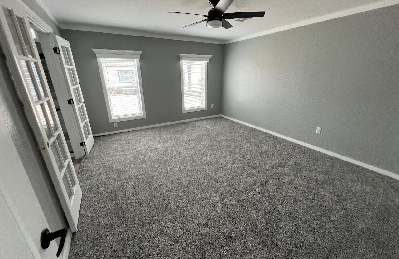 Solitaire 28684a interior home features