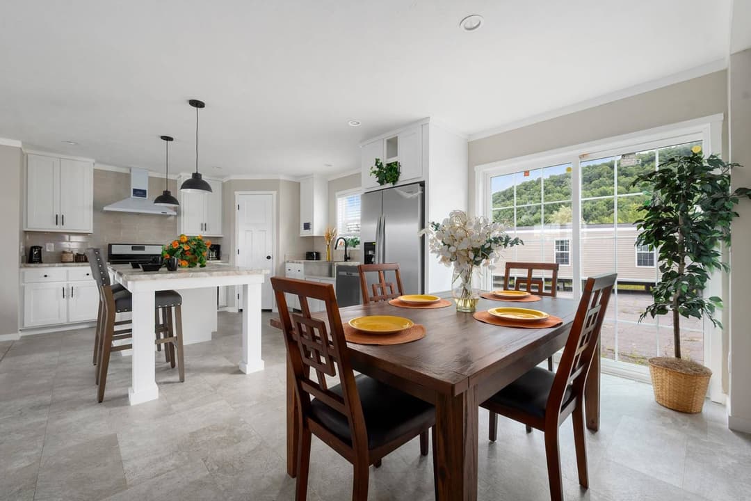 East point - elevate 52 kitchen home features