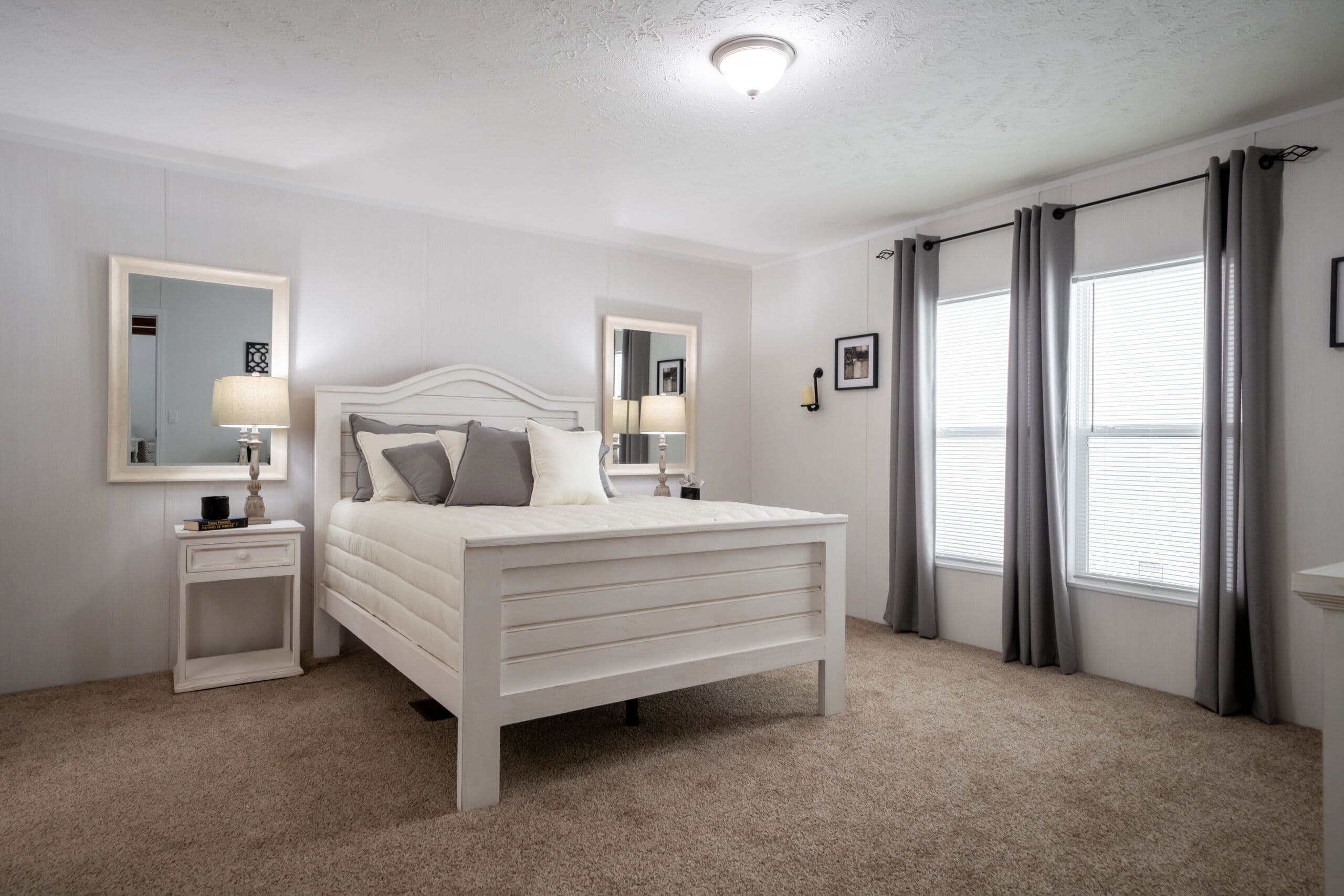 Md-53-32 bedroom home features