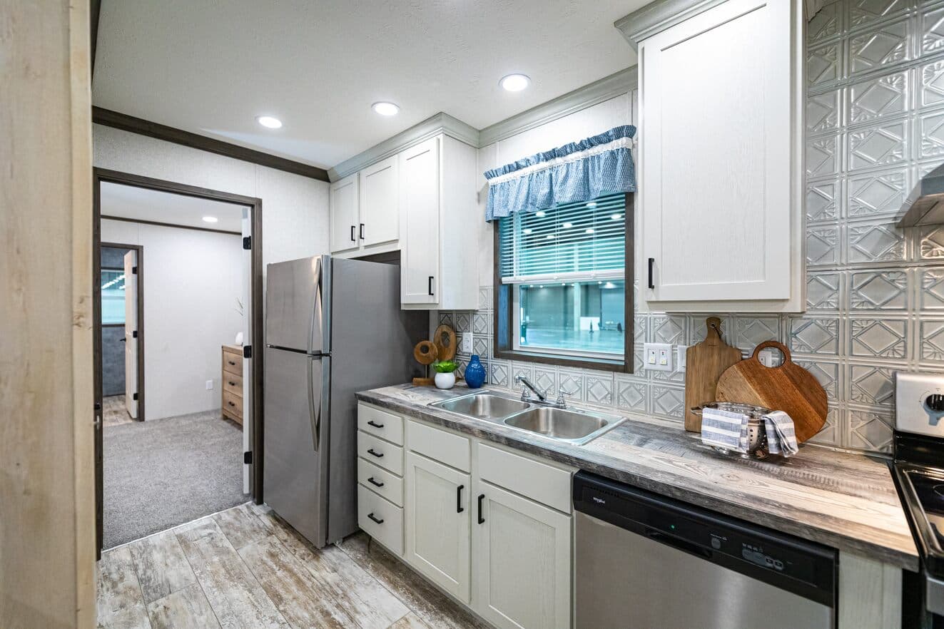 Tesla 24523 kitchen home features