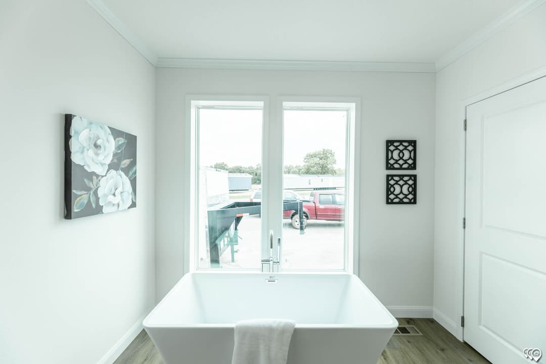 Pri3268-2069 bathroom home features