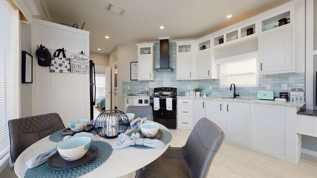 Lake charles 13361b interior and kitchen home features