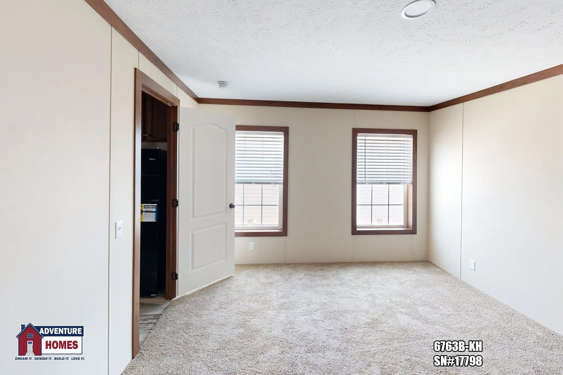 6763b-kh bedroom home features