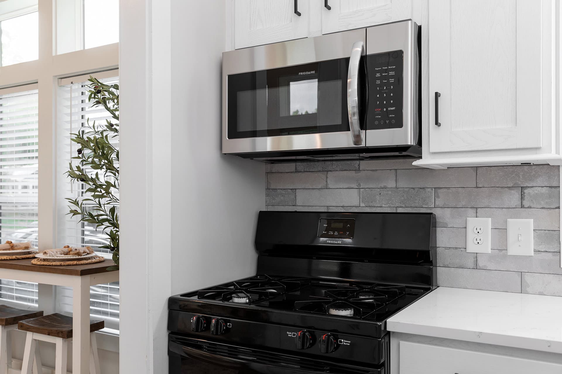 Cahaba kitchen home features