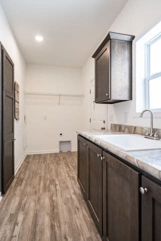 Max supreme 2 28683c interior home features