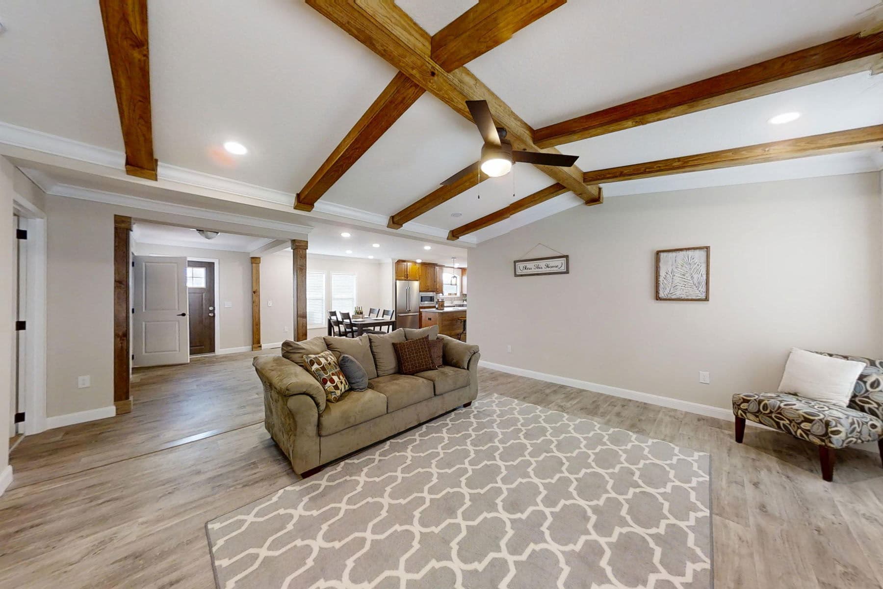 Pri3270-2014 interior home features