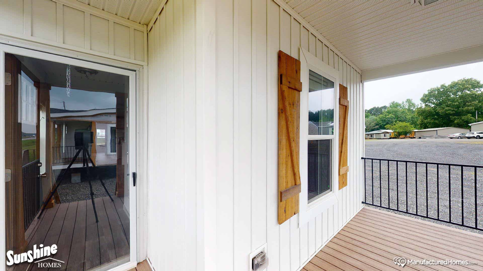 Pri1670-1005 elevation and exterior home features