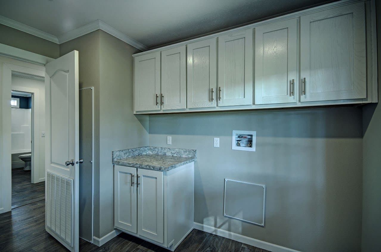 Sardis interior home features