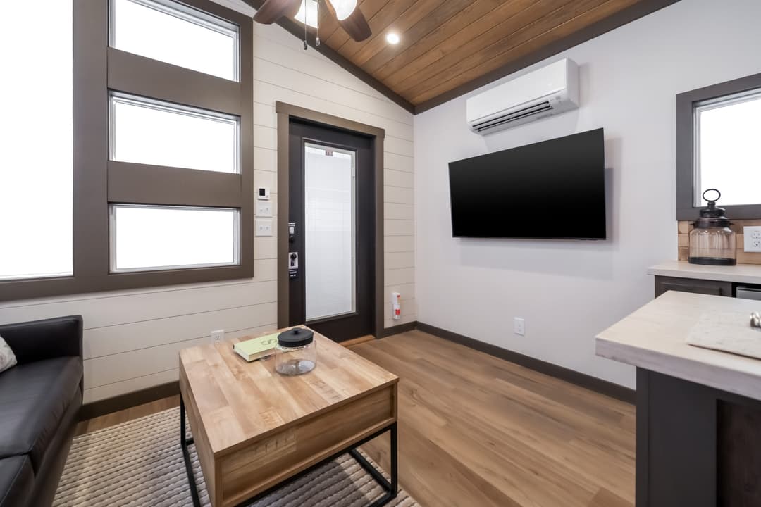 Skyway interior home features