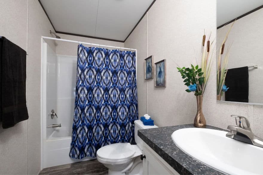 Plumosa bathroom home features