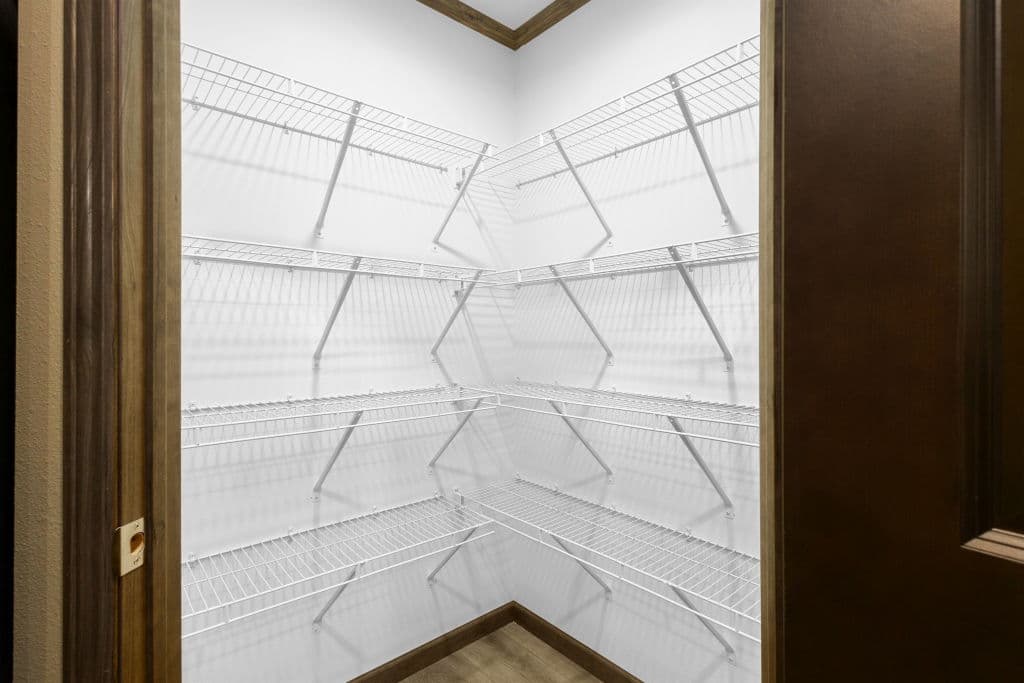 1w1048-v interior home features