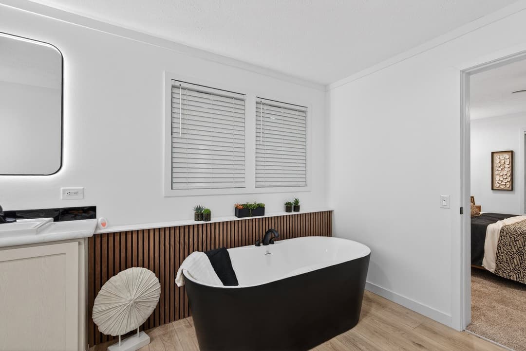 Aura 28644n bathroom home features