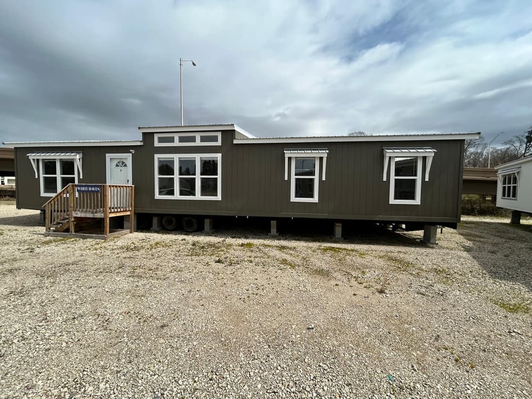 The whitehaven elevation and exterior home features