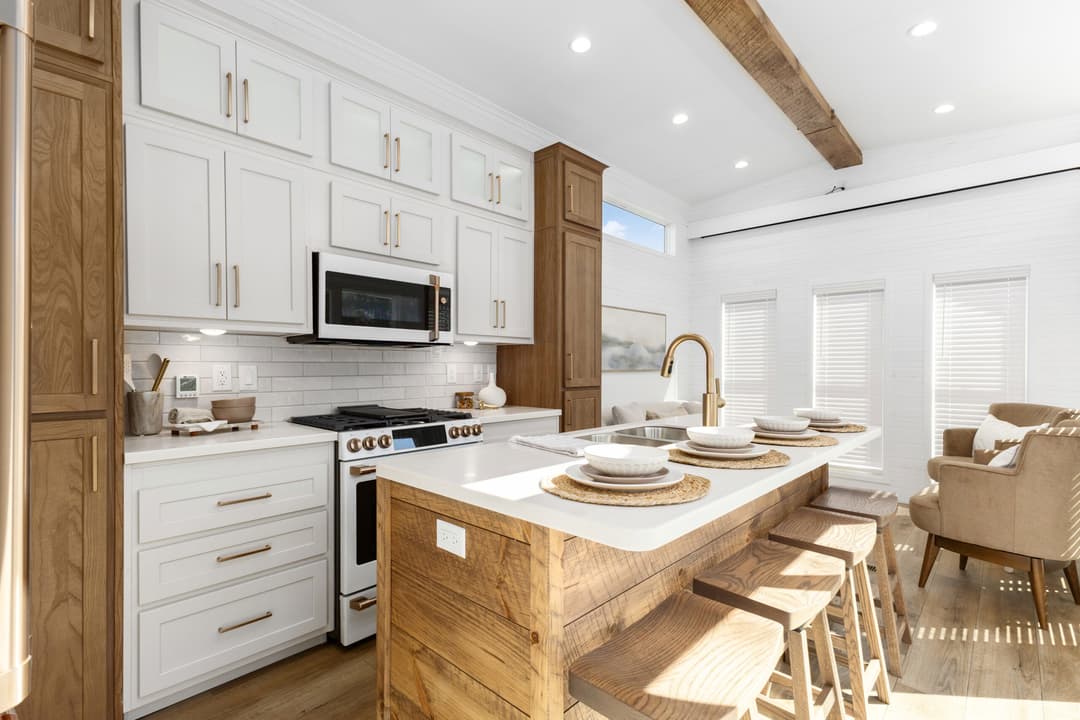 Island 6449 kitchen home features