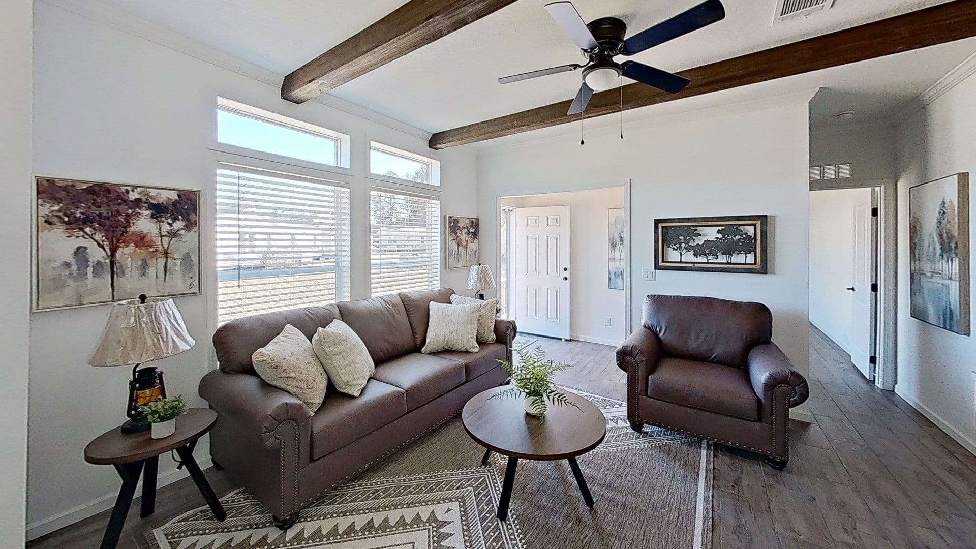 Kinderlou interior home features