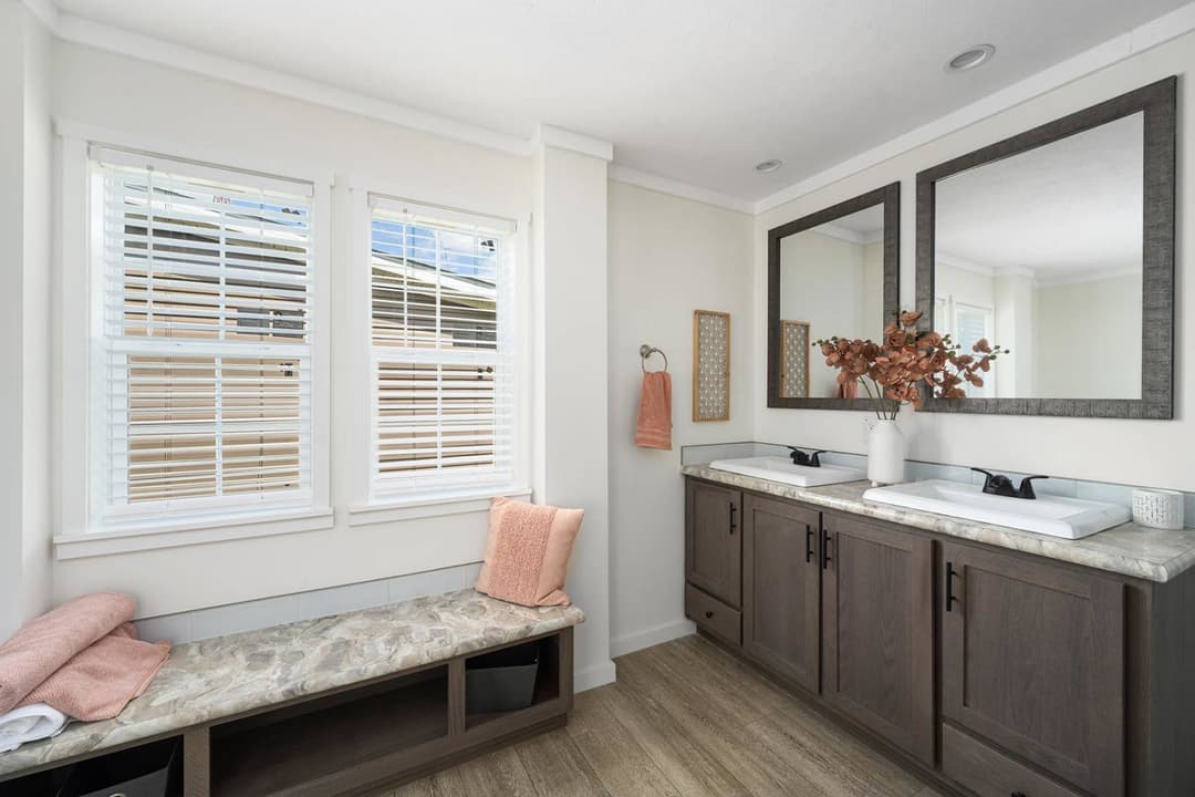 Pursuit bathroom home features