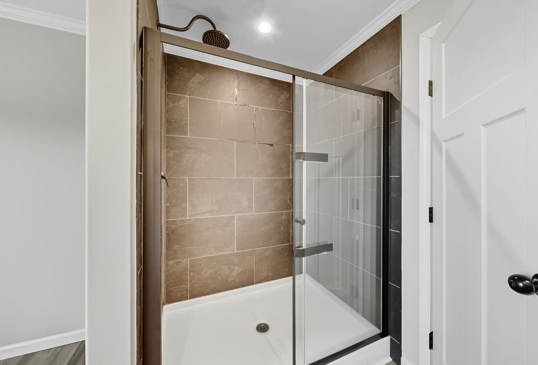 Valencia bathroom home features