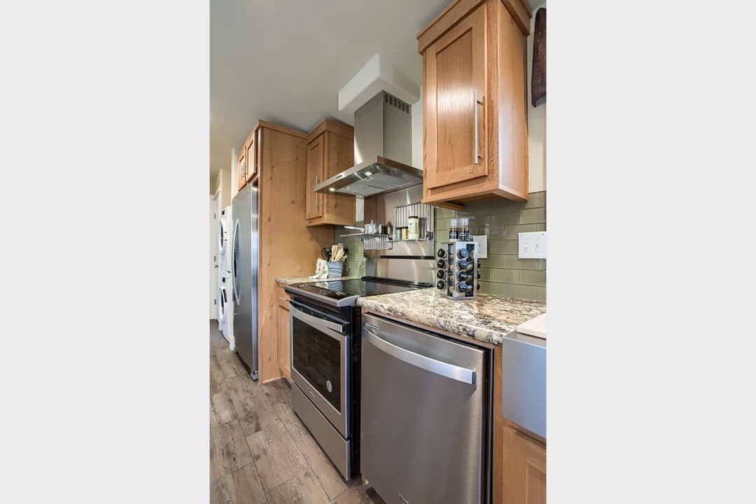 Look out lodge sg55 kitchen home features