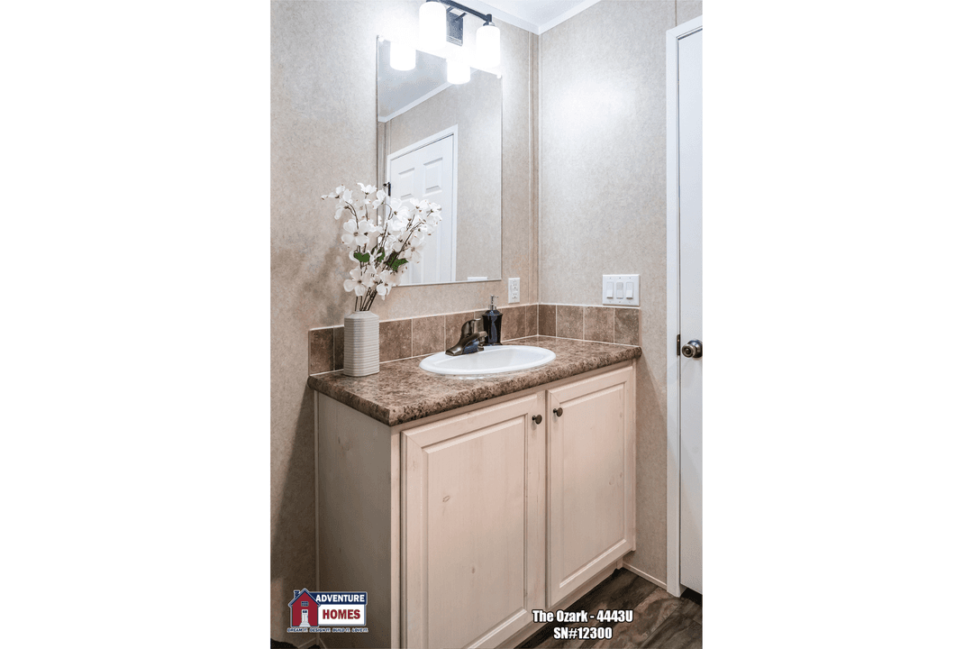 Ozark | 4443u bathroom home features