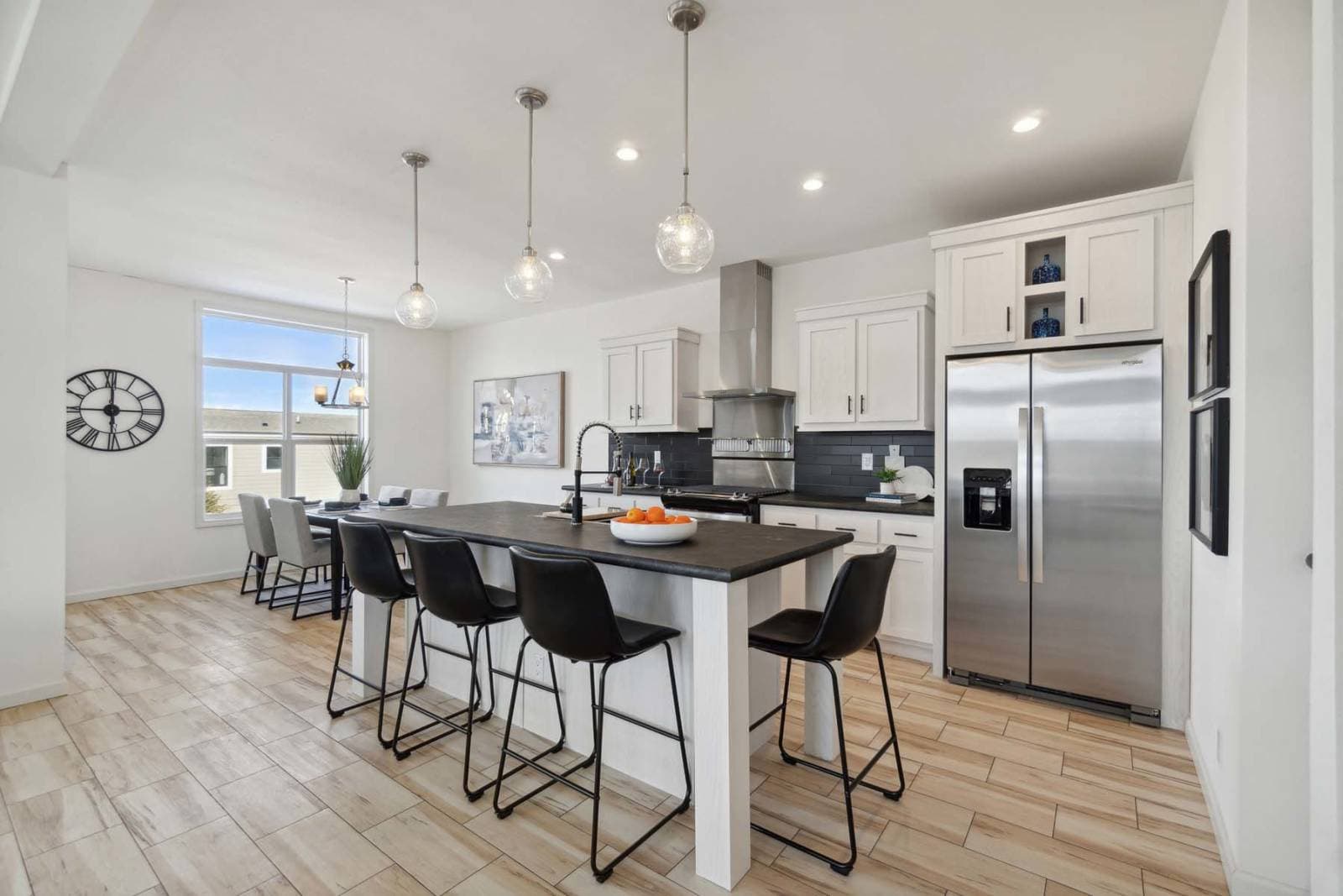 Nova-e kitchen home features