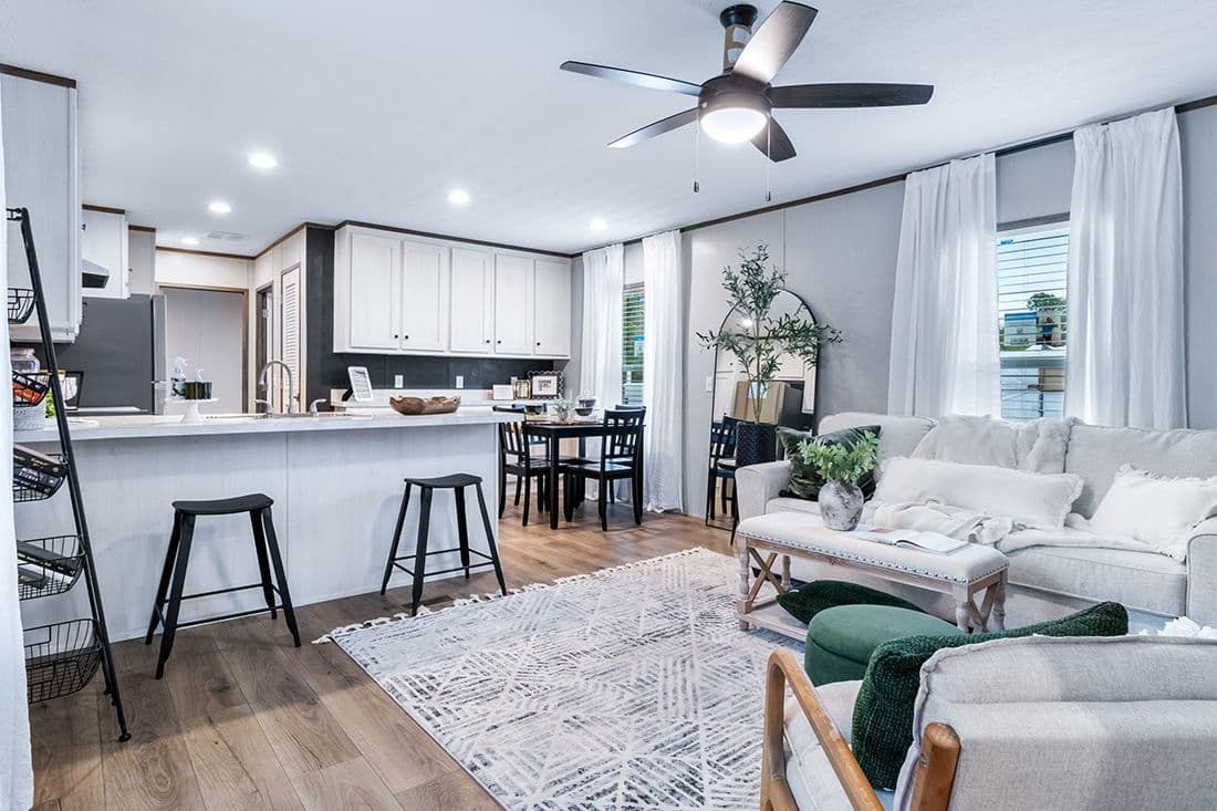 Select 16562a interior home features