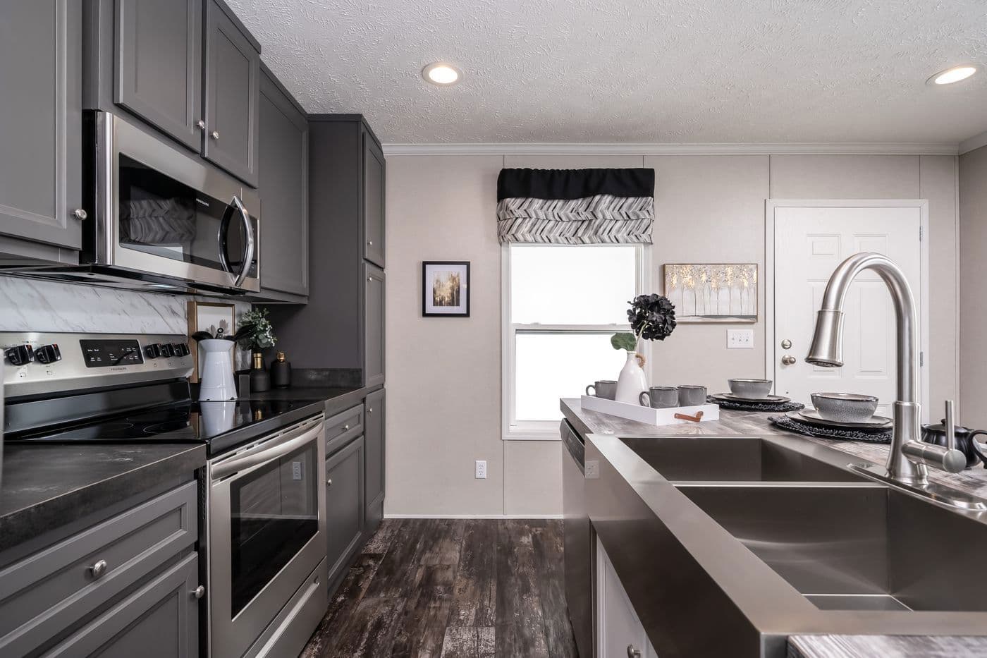 Riverview kitchen home features