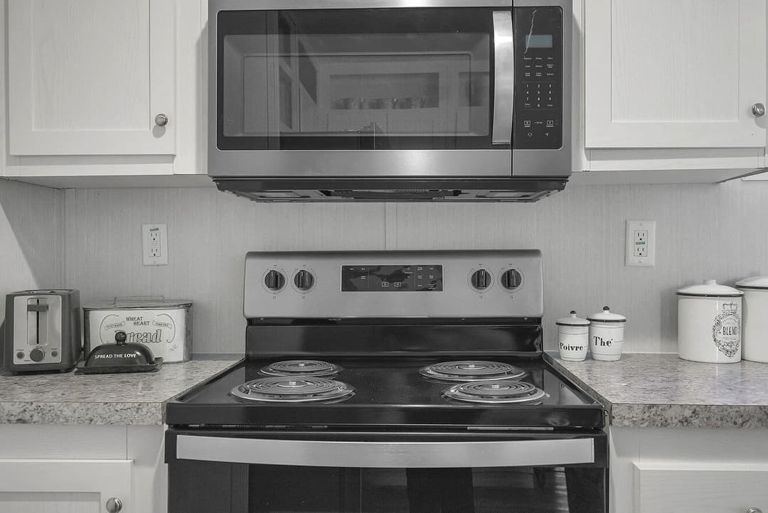 Valu 28563u interior and kitchen home features