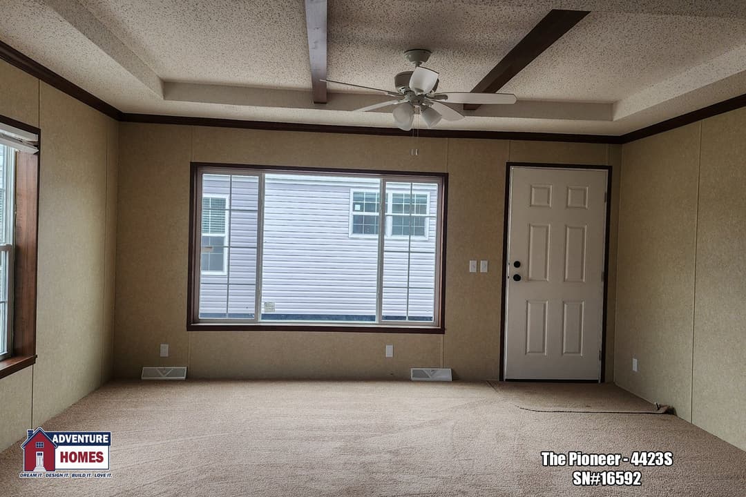 Pioneer | 4423s interior home features