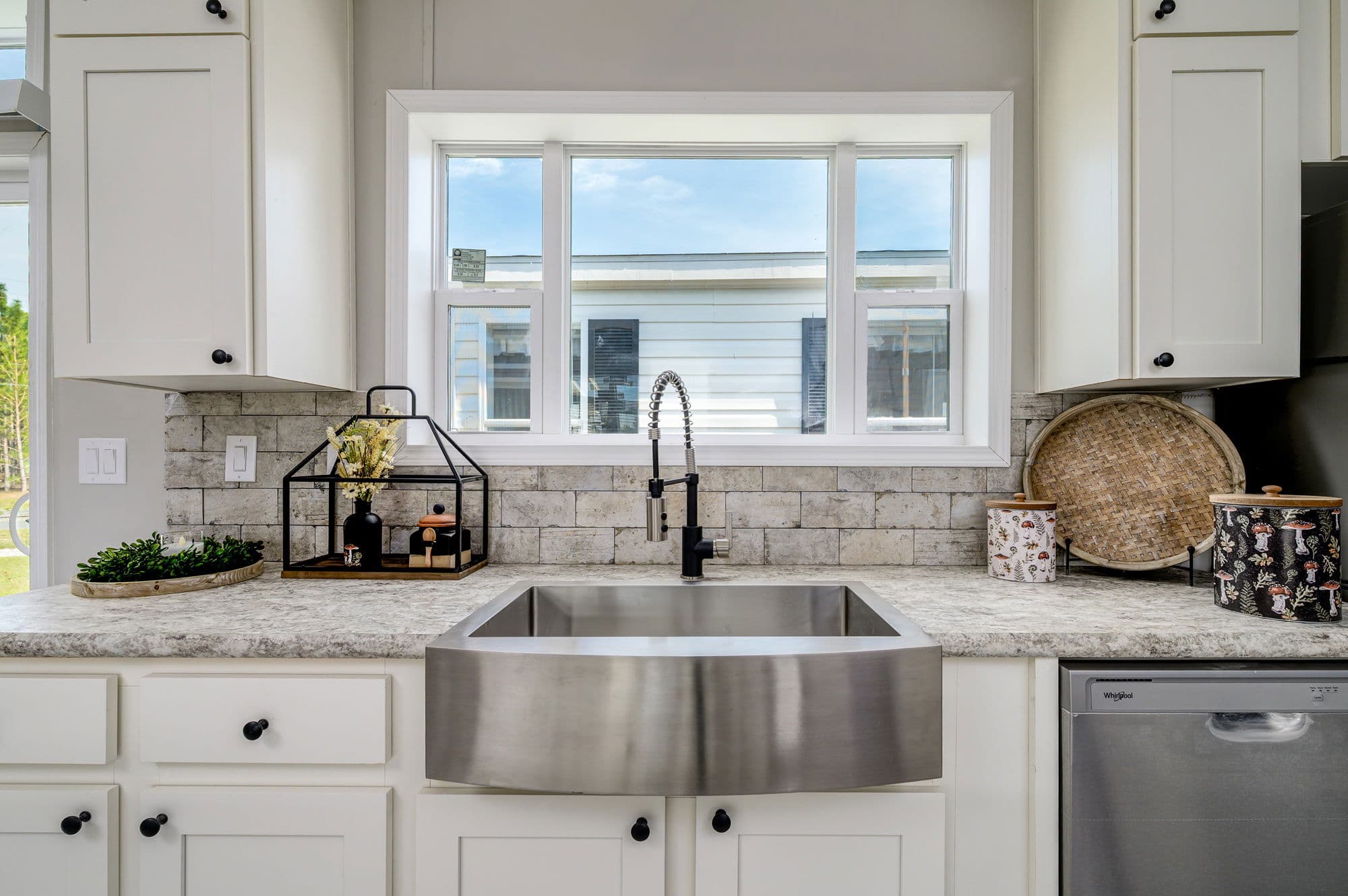 Annabelle kitchen home features