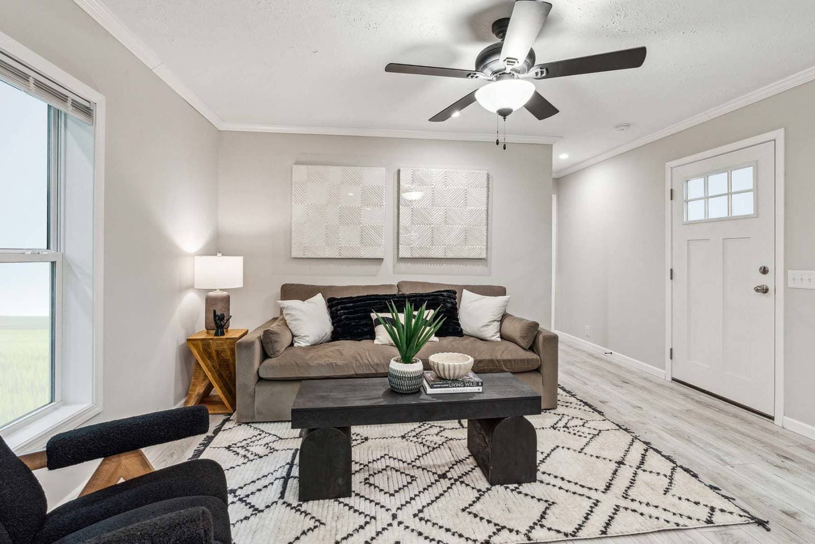 Bay springs c804 interior home features